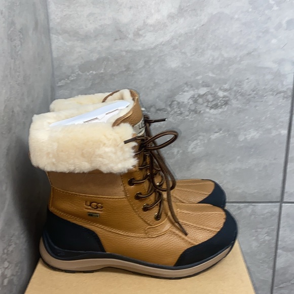 UGG ADIRONDACK BOOT III - Picture 2 of 6